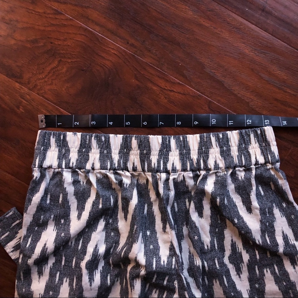 | J. Crew | Patterned Shorts - Picture 3 of 3